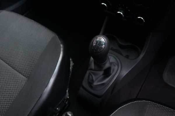 2022-Nissan-NP200-16-AC-Safety-Pack image:7