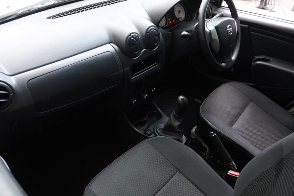 2022-Nissan-NP200-16-AC-Safety-Pack image:8
