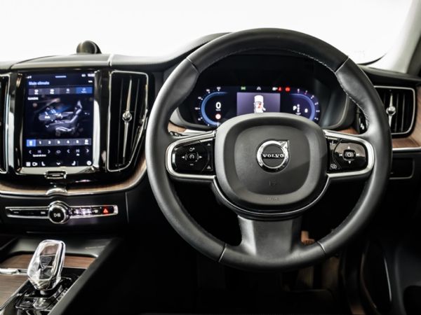 2024-Volvo-XC60-B6-Ultimate-Dark-Geartronic-AWD image:10