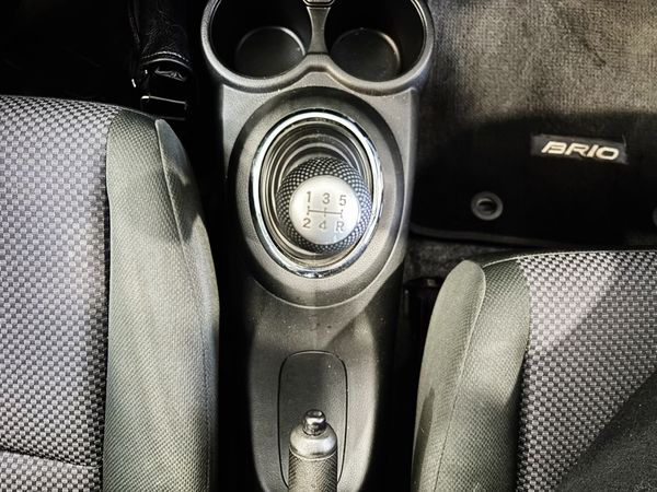 2015-Honda-Brio-12-Comfort image:9