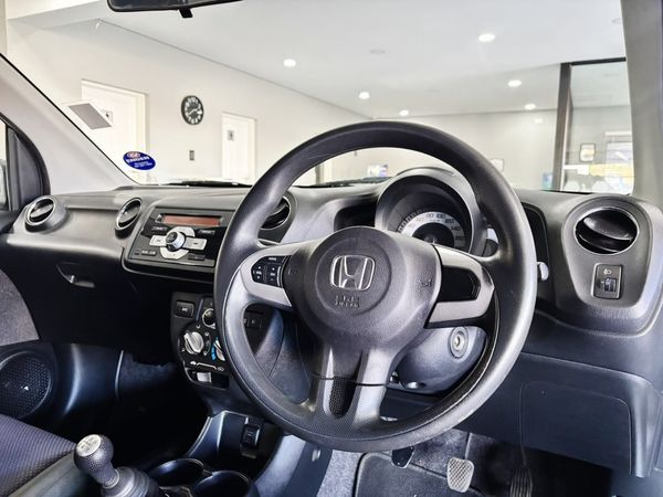 2015-Honda-Brio-12-Comfort image:4