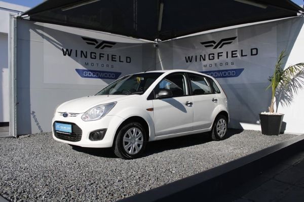 2013-Ford-Figo-14-Ambiente image:4