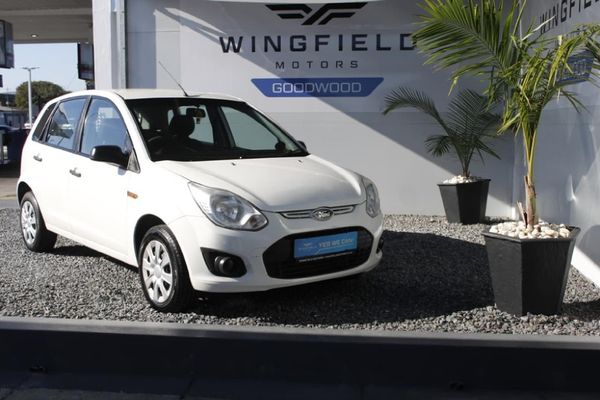 2013-Ford-Figo-14-Ambiente image:5