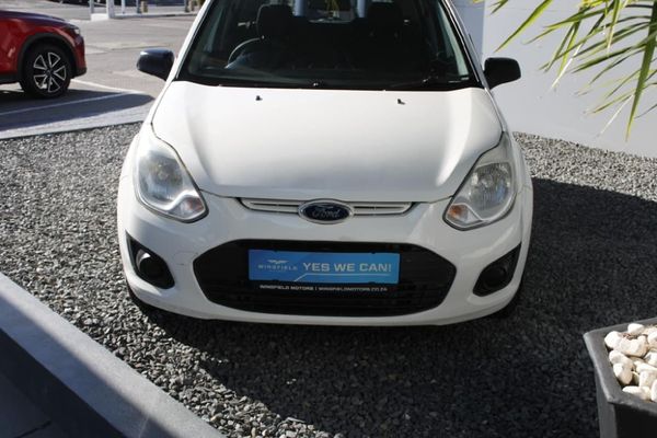 2013-Ford-Figo-14-Ambiente image:8