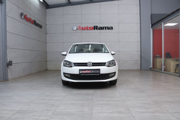 2010-Volkswagen-Polo-14-Comfortline-5-dr image:13