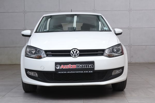 2010-Volkswagen-Polo-14-Comfortline-5-dr image:14