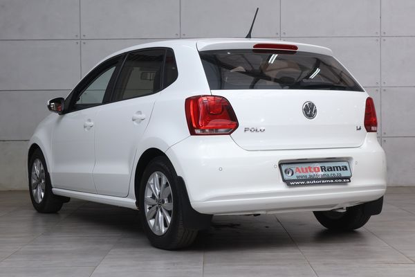 2010-Volkswagen-Polo-14-Comfortline-5-dr image:16