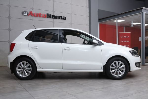 2010-Volkswagen-Polo-14-Comfortline-5-dr image:4