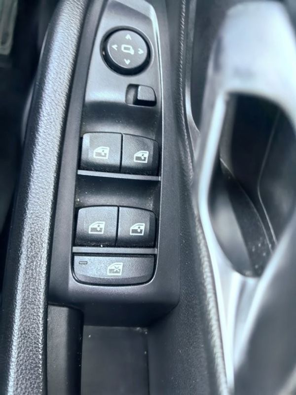 2021-BMW-3-Series-318i-M-Sport image:17