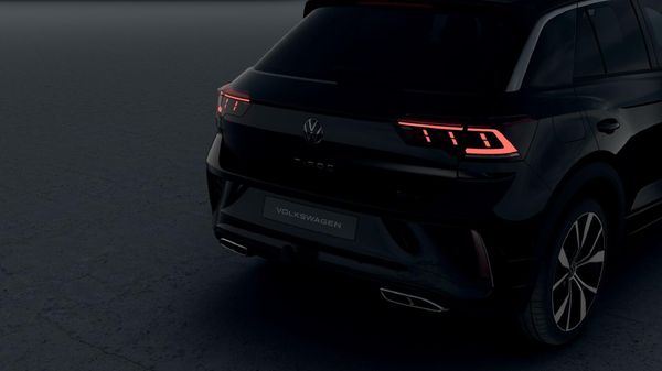 2026-Volkswagen-T-Roc-20-TSI-4M-R-Line-Auto image:5