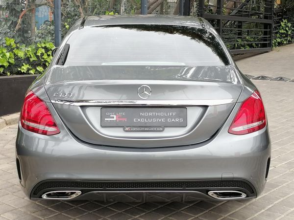 2017-Mercedes-Benz-C-Class-C-180-AMG-Line-Auto image:3