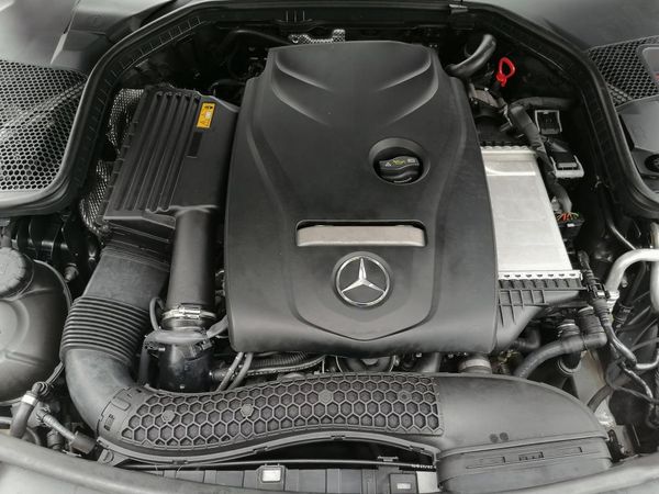 2017-Mercedes-Benz-C-Class-C-180-AMG-Line-Auto image:8