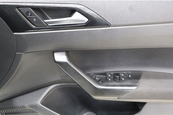 2022-Volkswagen-Polo-10-TSI-Life-Auto-DSG image:18