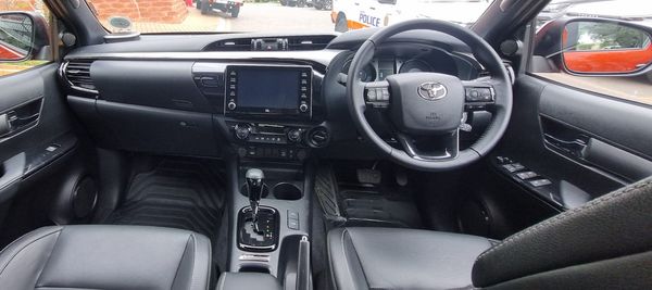 2025-Toyota-Hilux-28-GD-6-RB-Legend-55-4x4-Auto-Double-Cab image:10