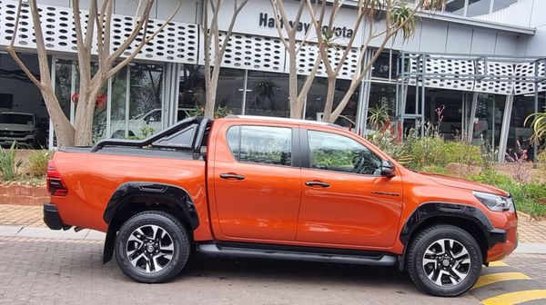 2025-Toyota-Hilux-28-GD-6-RB-Legend-55-4x4-Auto-Double-Cab image:3