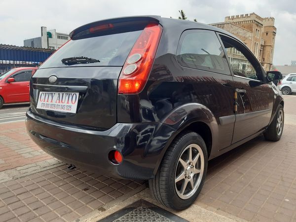 2006-Ford-Fiesta-16i-Trend-3-dr image:5