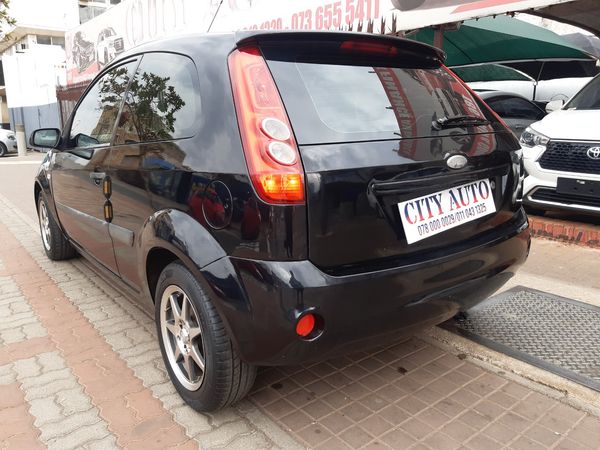 2006-Ford-Fiesta-16i-Trend-3-dr image:7