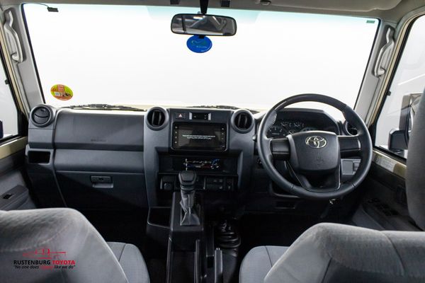 2025-Toyota-Land-Cruiser-79-28-GD-6-Auto-Double-Cab image:9