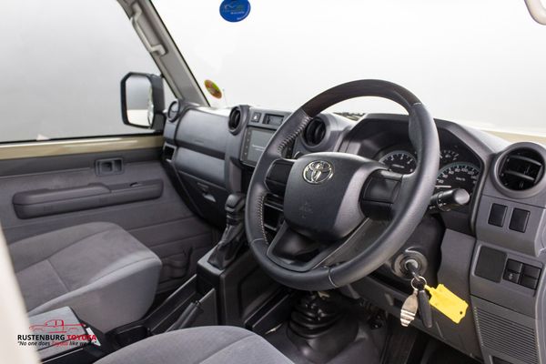2025-Toyota-Land-Cruiser-79-28-GD-6-Auto-Double-Cab image:11