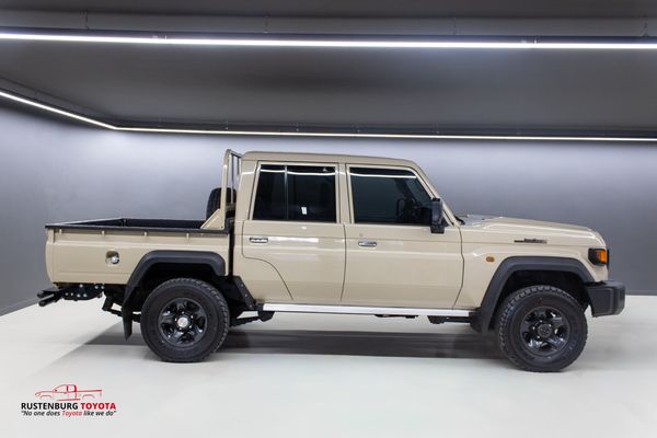 2025-Toyota-Land-Cruiser-79-28-GD-6-Auto-Double-Cab image:1