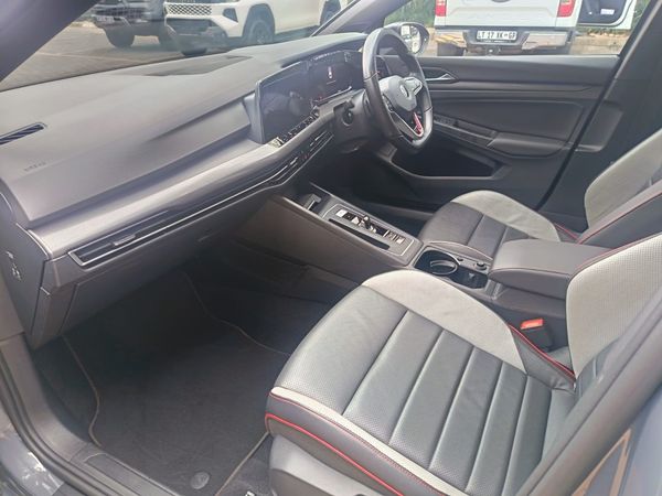 2022-Volkswagen-Golf-8-GTI-20-TSI-Auto image:8