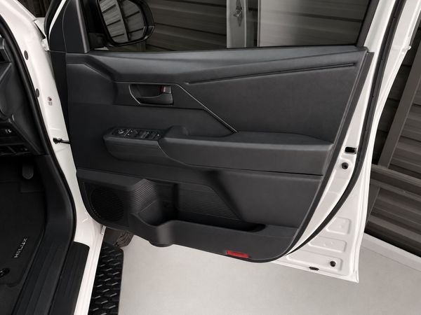 2026-Toyota-Hilux-28-GD-6-RB-SRX-4x4-Auto-Double-Cab image:11