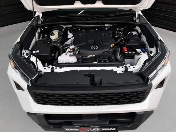 2026-Toyota-Hilux-28-GD-6-RB-SRX-4x4-Auto-Double-Cab image:15