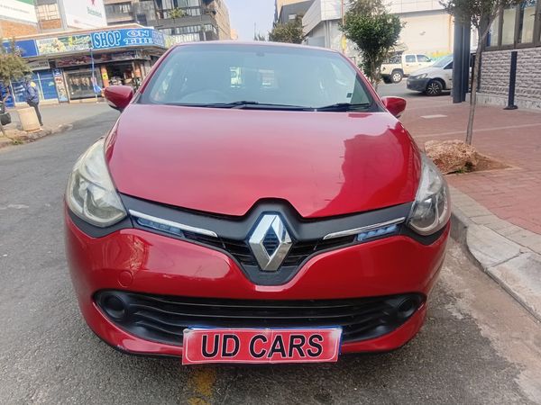 2016-Renault-Clio-IV-900T-Expression-5-dr-66kW image:1