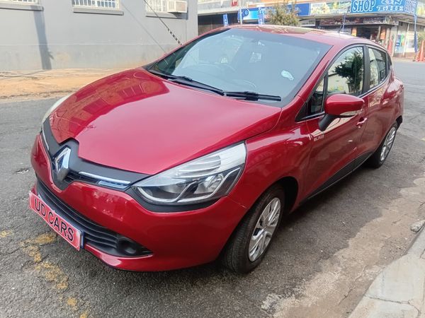2016-Renault-Clio-IV-900T-Expression-5-dr-66kW image:2