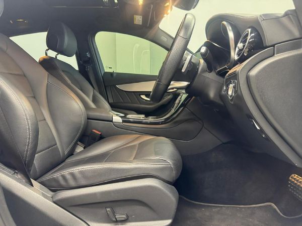 2022-Mercedes-Benz-GLC-Coupe-220d-4Matic image:17