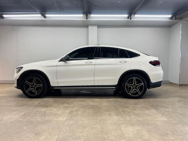 2022-Mercedes-Benz-GLC-Coupe-220d-4Matic image:1