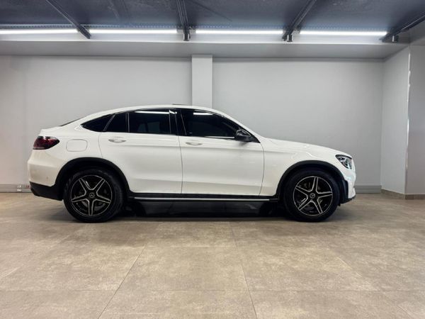 2022-Mercedes-Benz-GLC-Coupe-220d-4Matic image:3