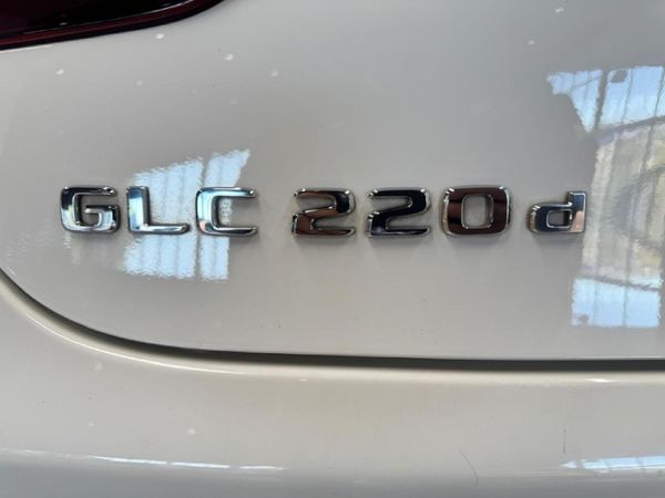 2022-Mercedes-Benz-GLC-Coupe-220d-4Matic image:6