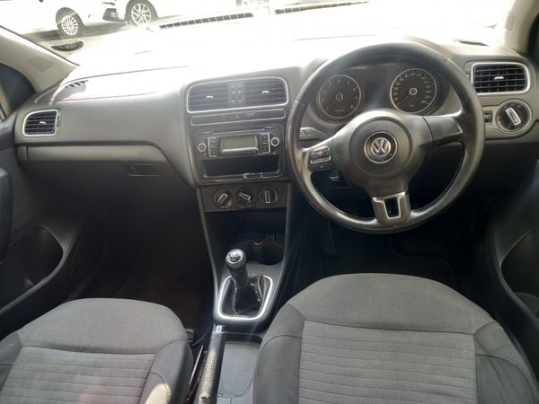 2012-Volkswagen-Polo-16-Comfortline-5-dr image:7