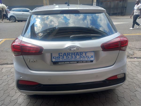 2017-Hyundai-i20-14-Fluid image:5