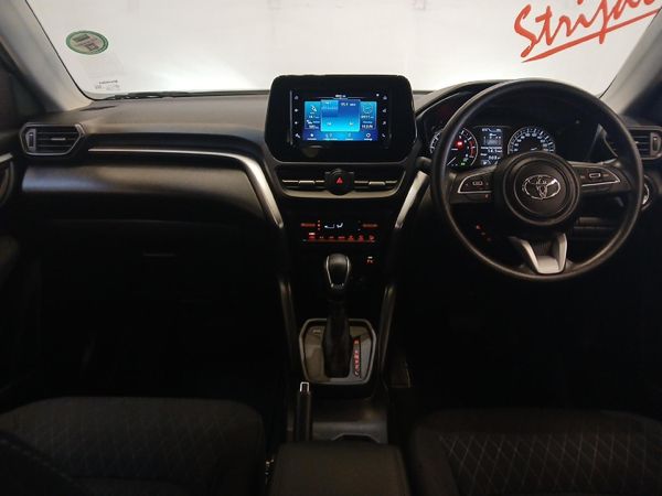 2025-Toyota-Urban-Cruiser-15-XR-Auto image:5