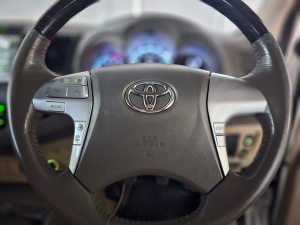 2012-Toyota-Fortuner-30-D-4D-4x4 image:10