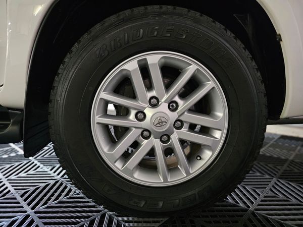 2012-Toyota-Fortuner-30-D-4D-4x4 image:4