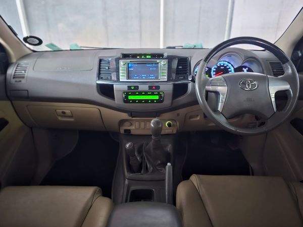 2012-Toyota-Fortuner-30-D-4D-4x4 image:7