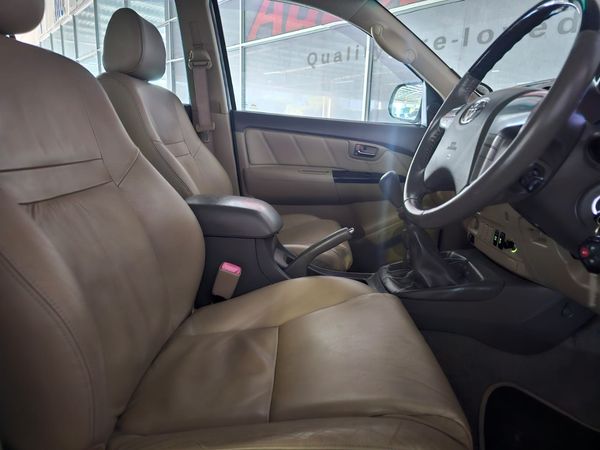 2012-Toyota-Fortuner-30-D-4D-4x4 image:8