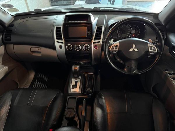2014-Mitsubishi-Pajero-Sport-25D-4x4-Auto image:13