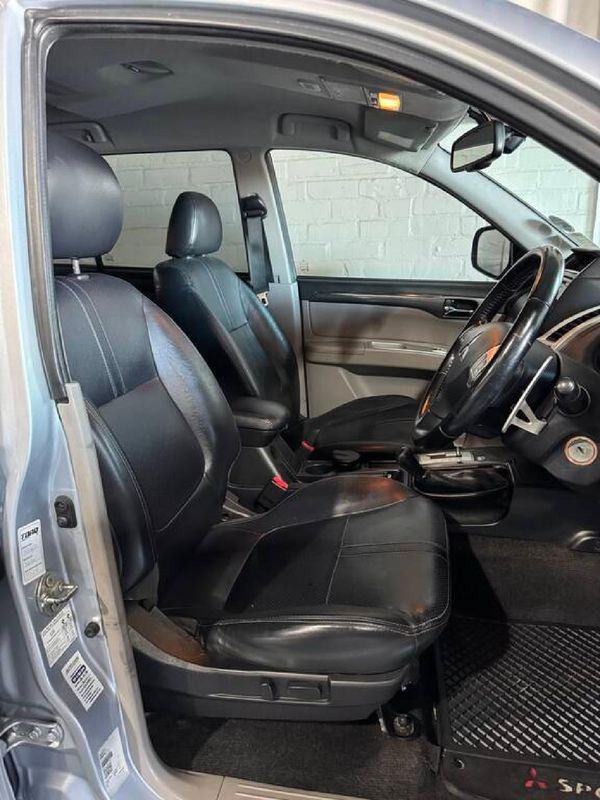 2014-Mitsubishi-Pajero-Sport-25D-4x4-Auto image:14
