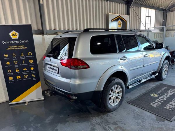 2014-Mitsubishi-Pajero-Sport-25D-4x4-Auto image:4