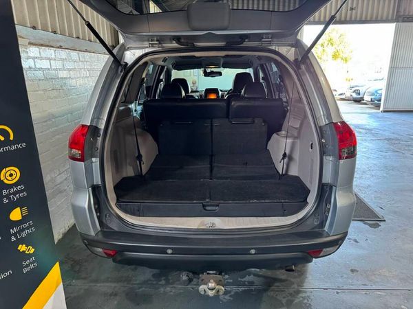 2014-Mitsubishi-Pajero-Sport-25D-4x4-Auto image:7