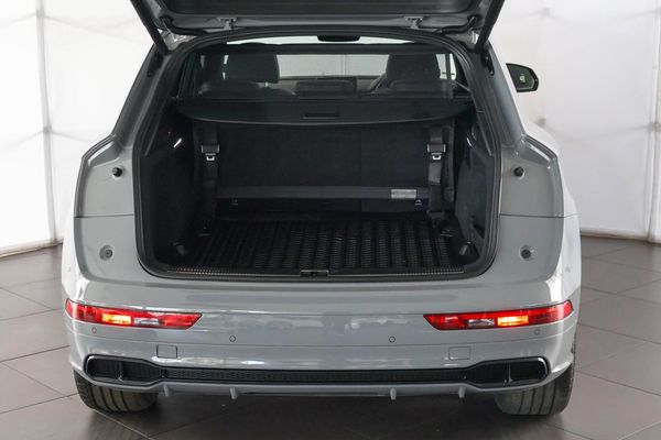 2020-Audi-SQ5-30-TFSI-quattro-Auto image:14