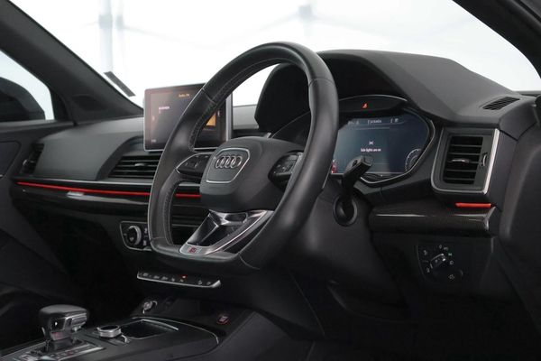 2020-Audi-SQ5-30-TFSI-quattro-Auto image:21