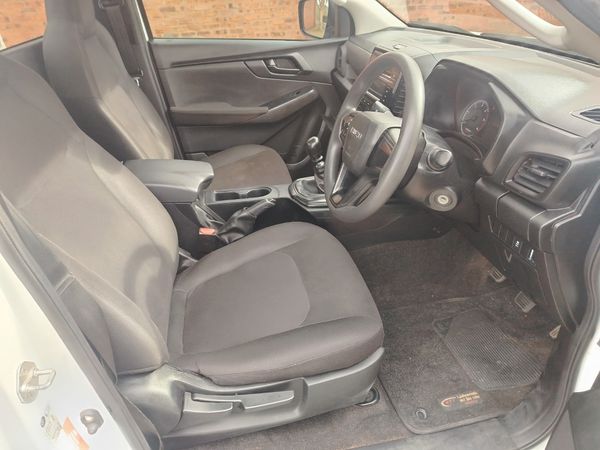 2024-Isuzu-D-Max-19-DDI-HR-L-Single-Cab image:3