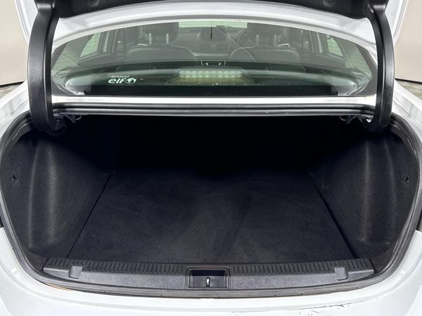 2015-Renault-Fluence-20-Dynamique image:14