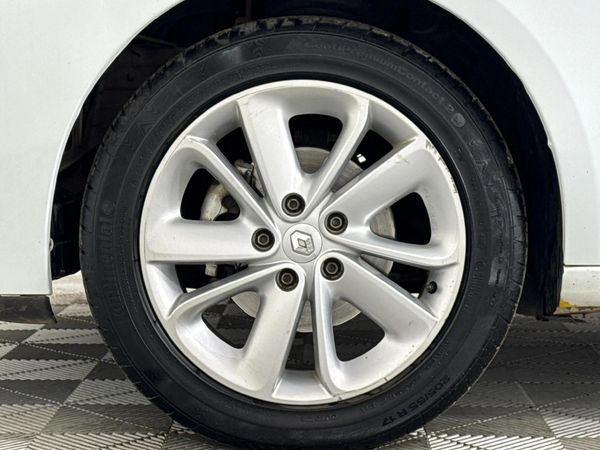 2015-Renault-Fluence-20-Dynamique image:4