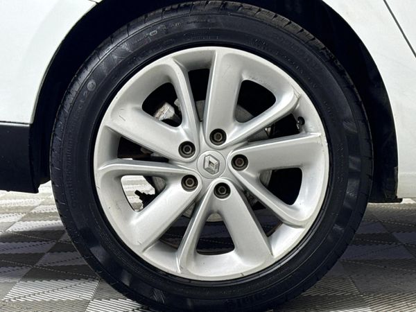 2015-Renault-Fluence-20-Dynamique image:7